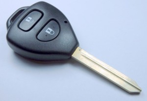 klíč toyota lexus corolla camry tlačítka yaris hilux rav4